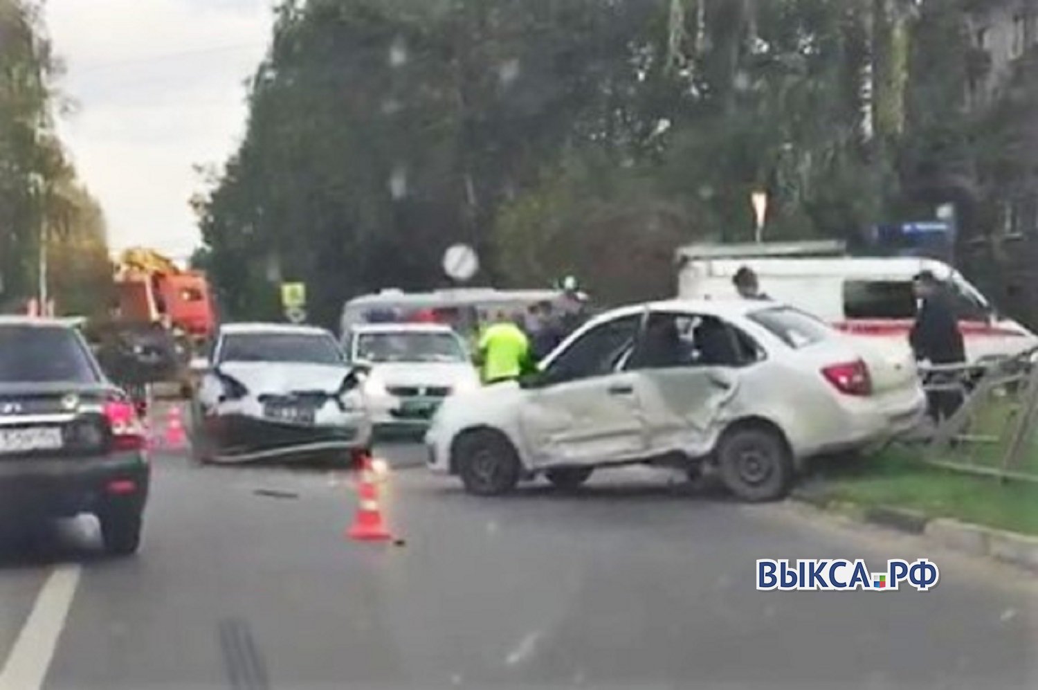 Три человека пострадали в ДТП на Красных Зорях